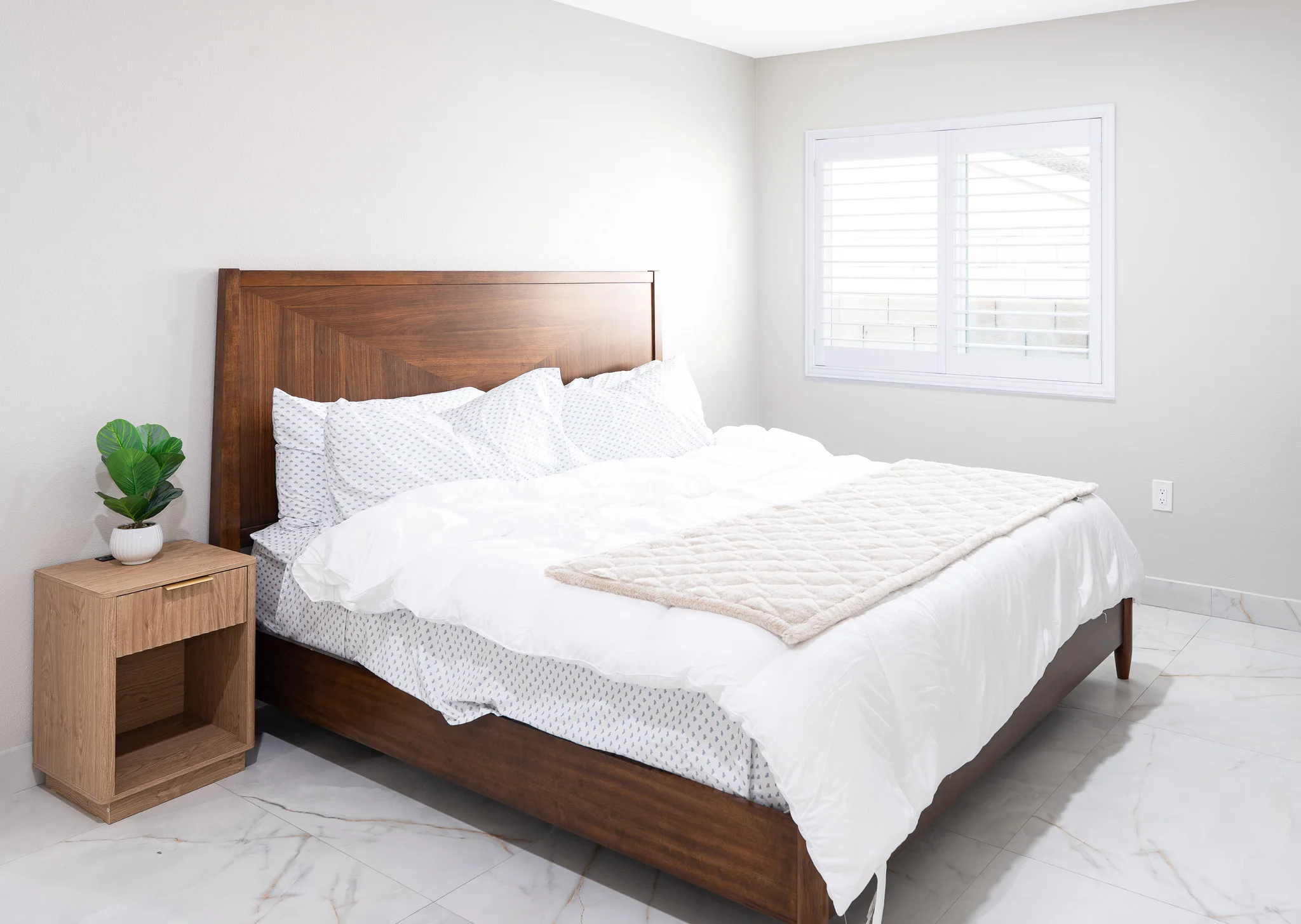 Santa Ana House: 2719 mar les ln