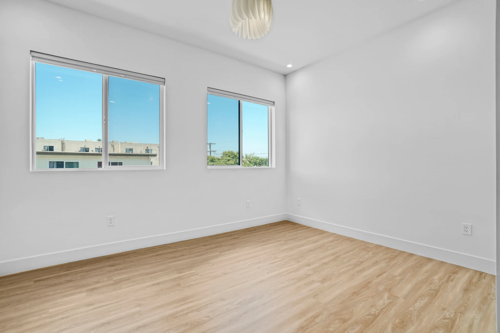 Culver City Apartment: 4800-4802 S. Slauson