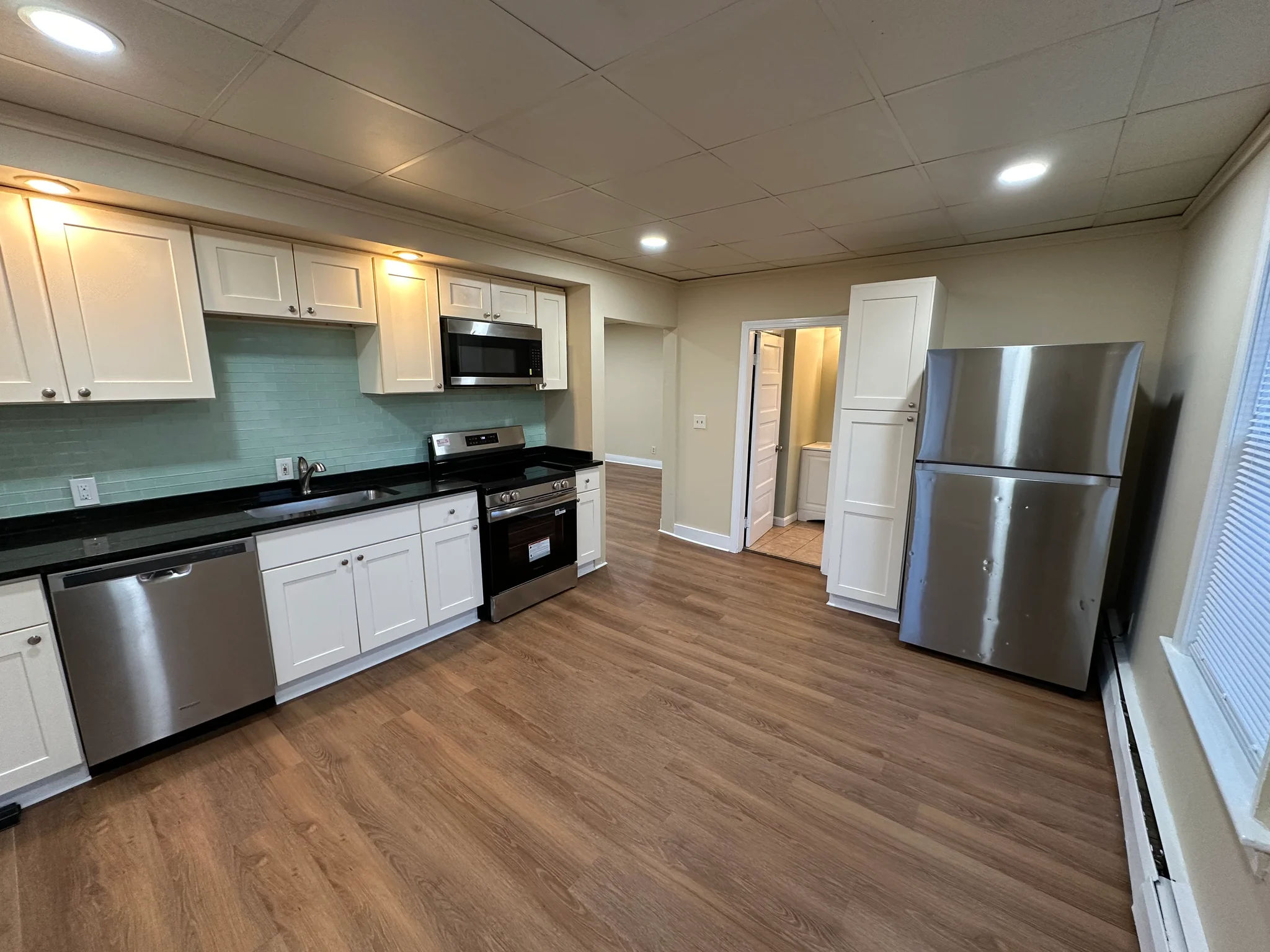 West Warwick Apartment: 17 Winthrop Ave