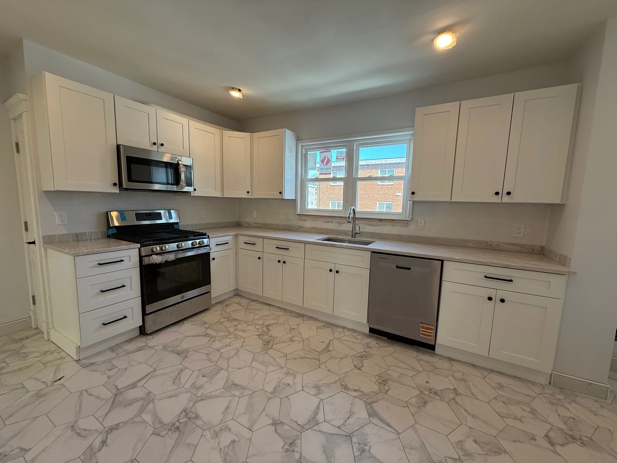 Roslindale Condo: 272-274 Belgrade Ave