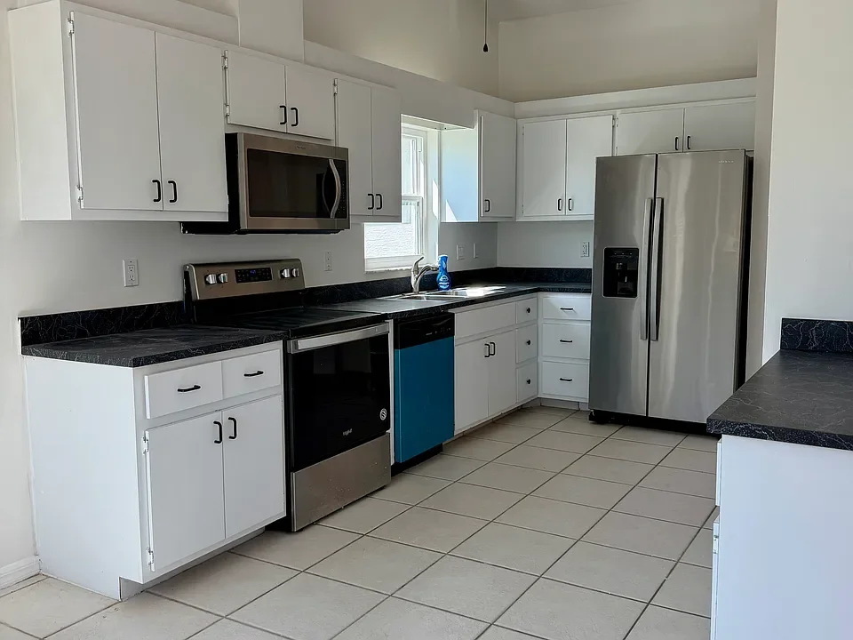 North Fort Myers House: 17754 Acacia Drive