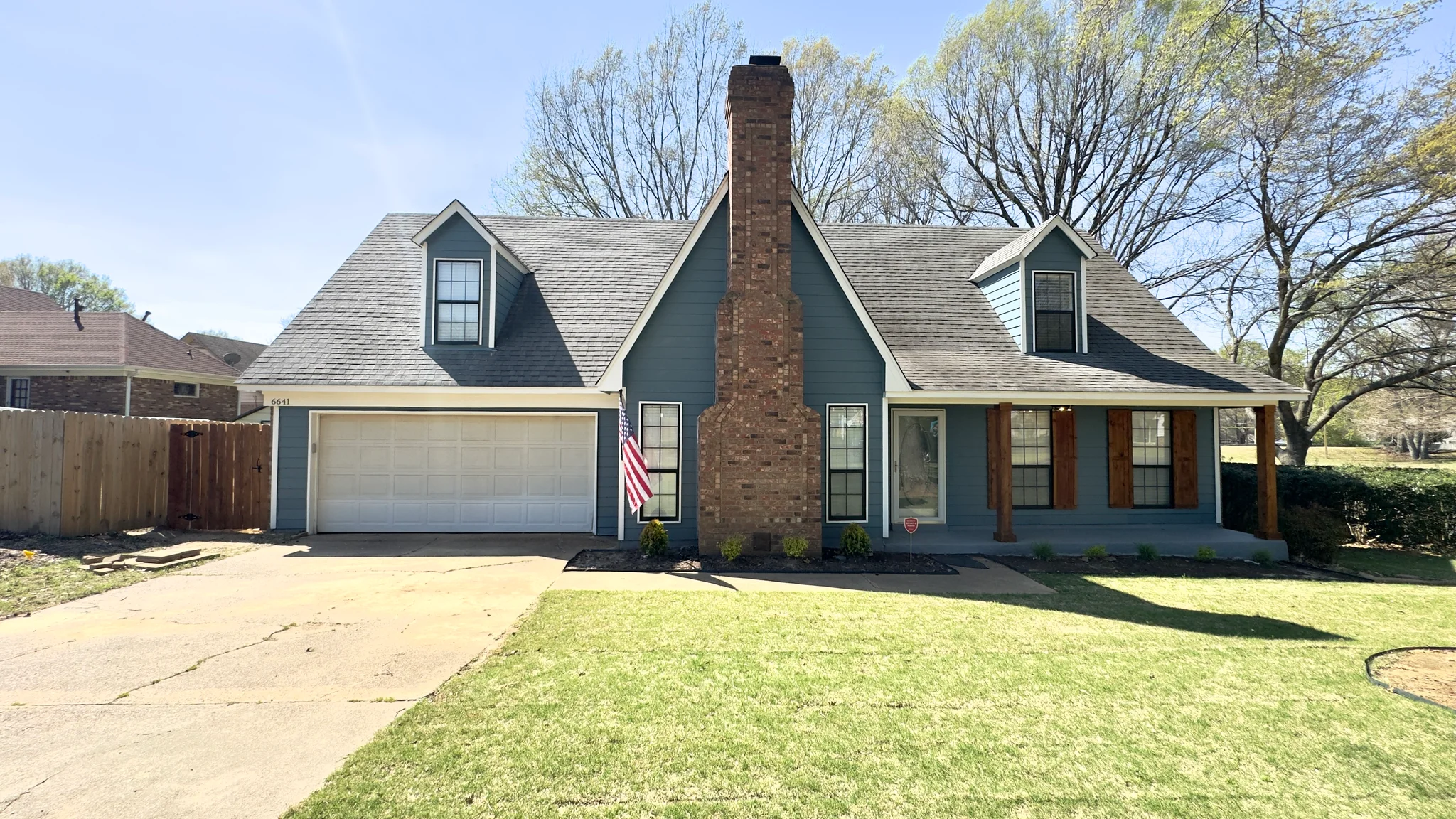 Southaven House: 6641 Blue Spruce Dr