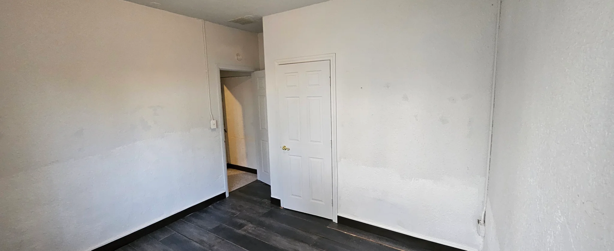 Eaton Townhome: 433 Wall St