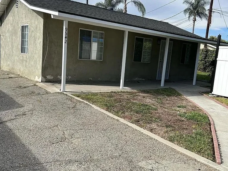 Pico Rivera House: 9542 Friendship Ave