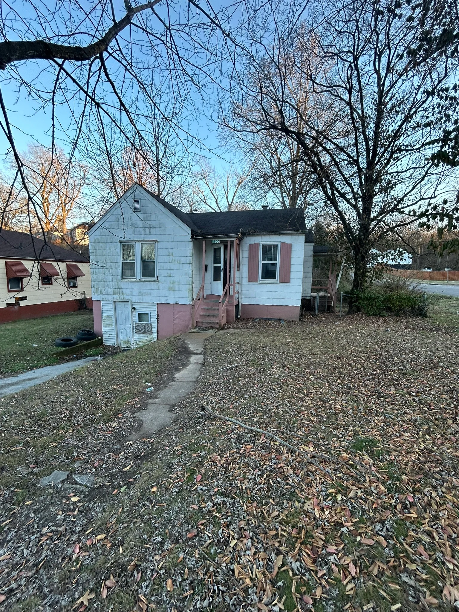 St. Louis House: 8800 Eichler Pl