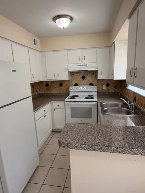 Jefferson Apartment: 671 Central Avenue