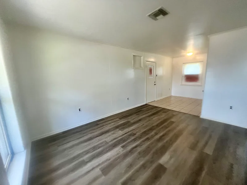 Westwego House: 240 Azalea Dr