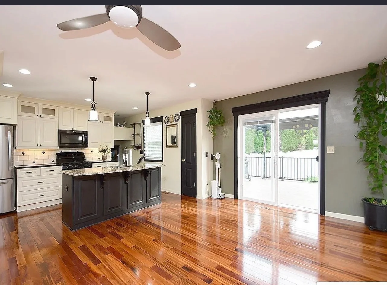 Omaha Other: 4955 Lakeshore Dr