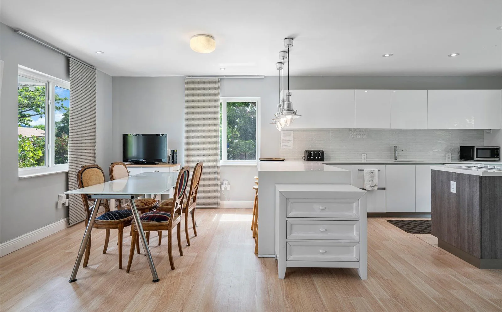 Miami House: 100 NW 40 St