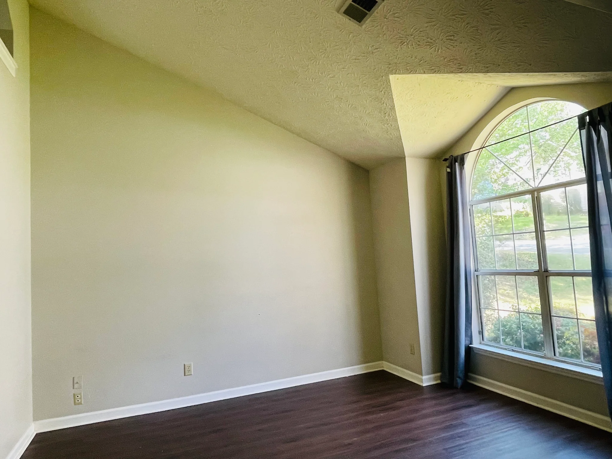 Duluth House: 2671 Woodside Dr.