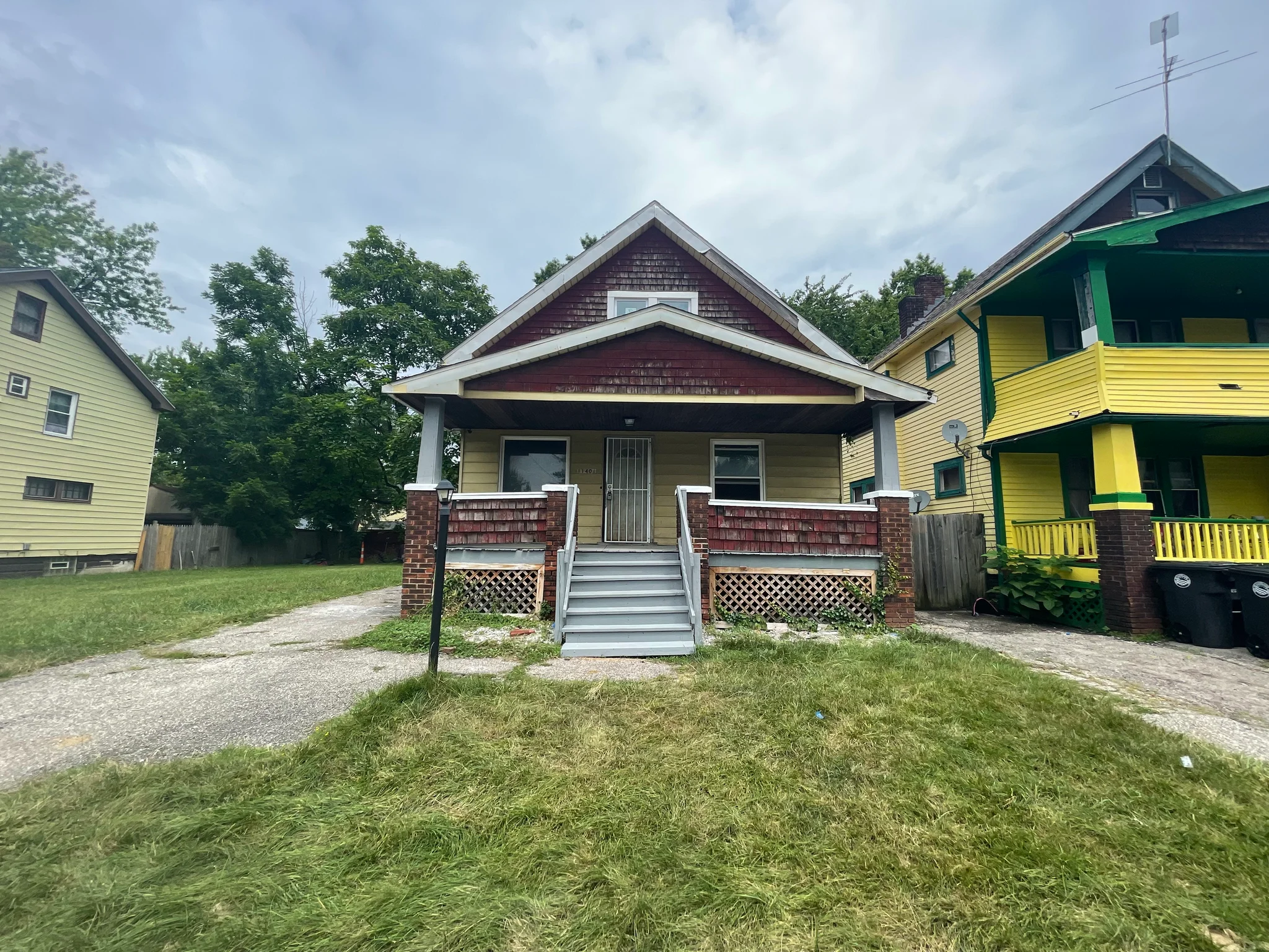 Cleveland House: 11401 Continental Ave