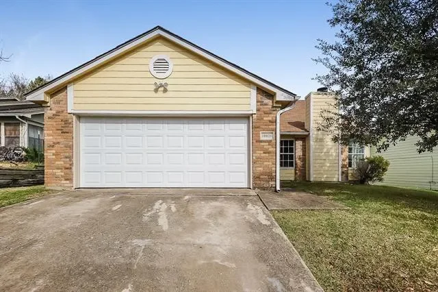 Fort Worth House: 10020 Lone Eagle Dr