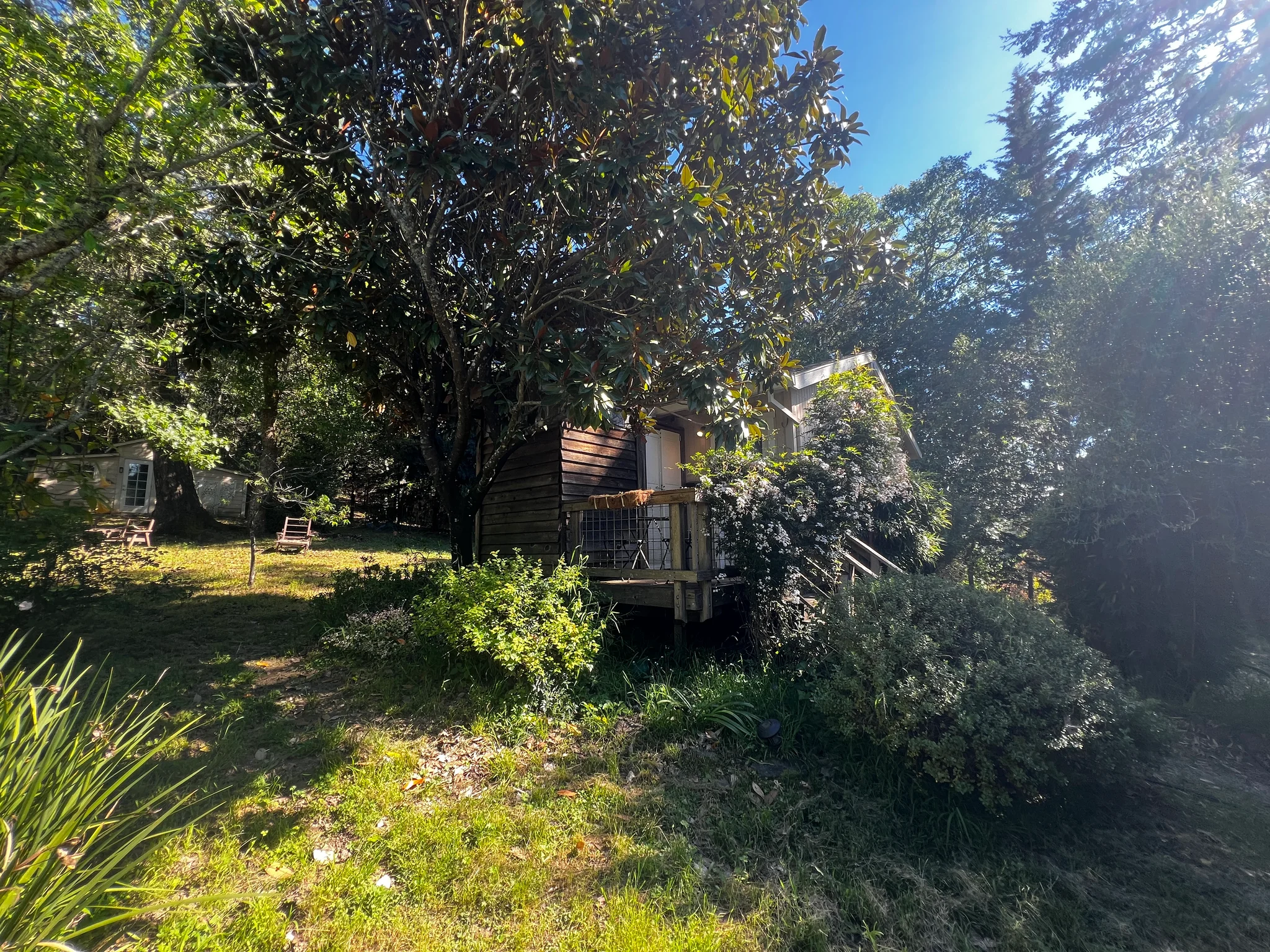 Sebastopol House: 1639 Furlong Rd