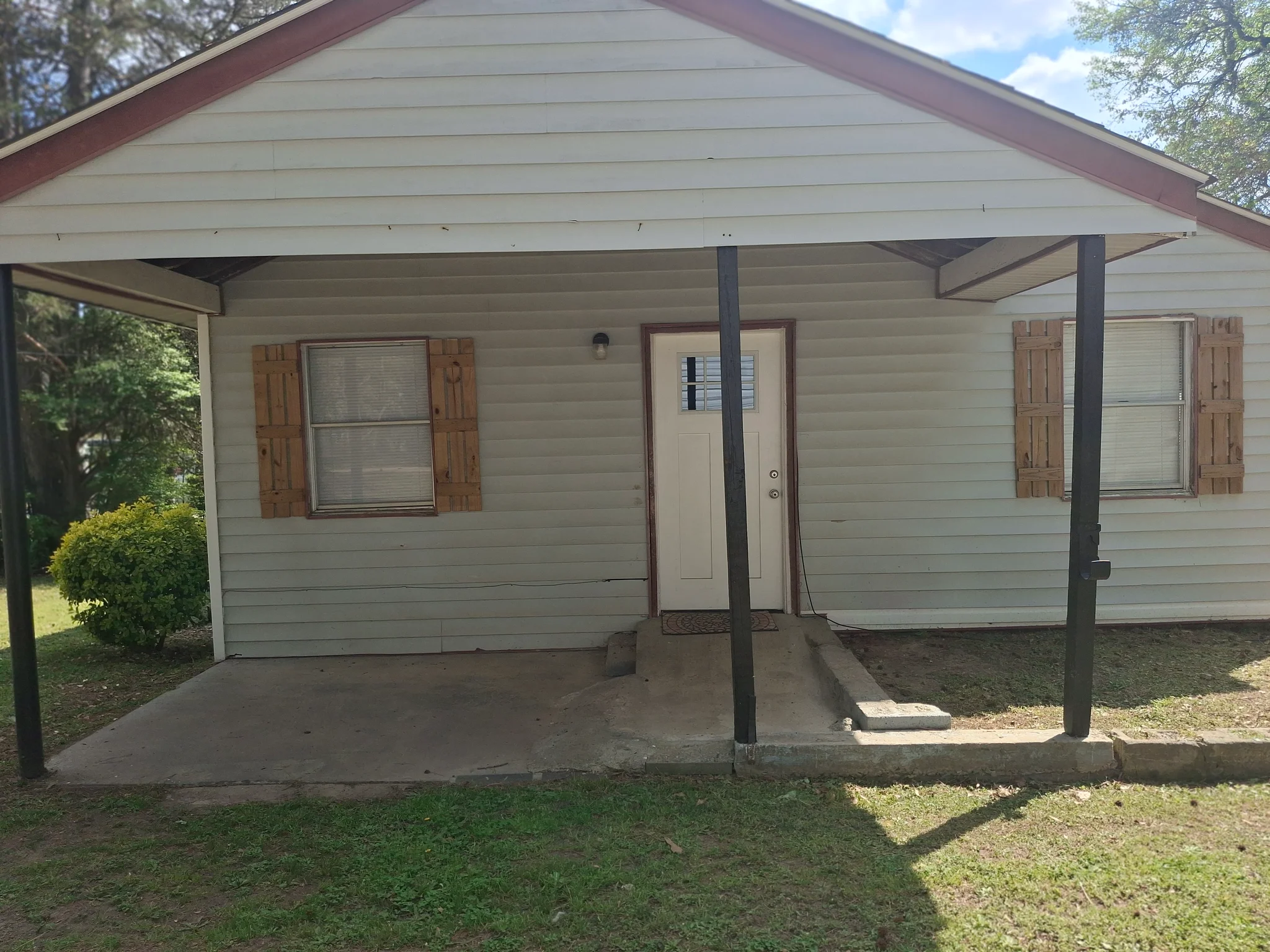 Forest Park House: 5253 Brookdale Dr