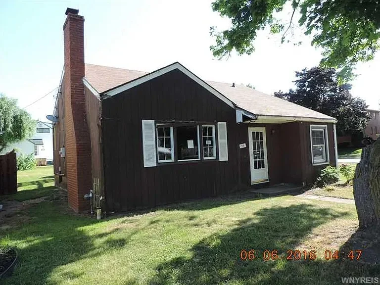 Cheektowaga House: 39 Wayne Ter