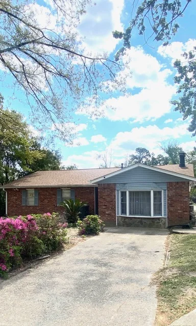 Augusta House: 2908 Sydney Rd