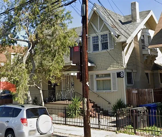 Los Angeles Multiplex: 2626 S Budlong Ave