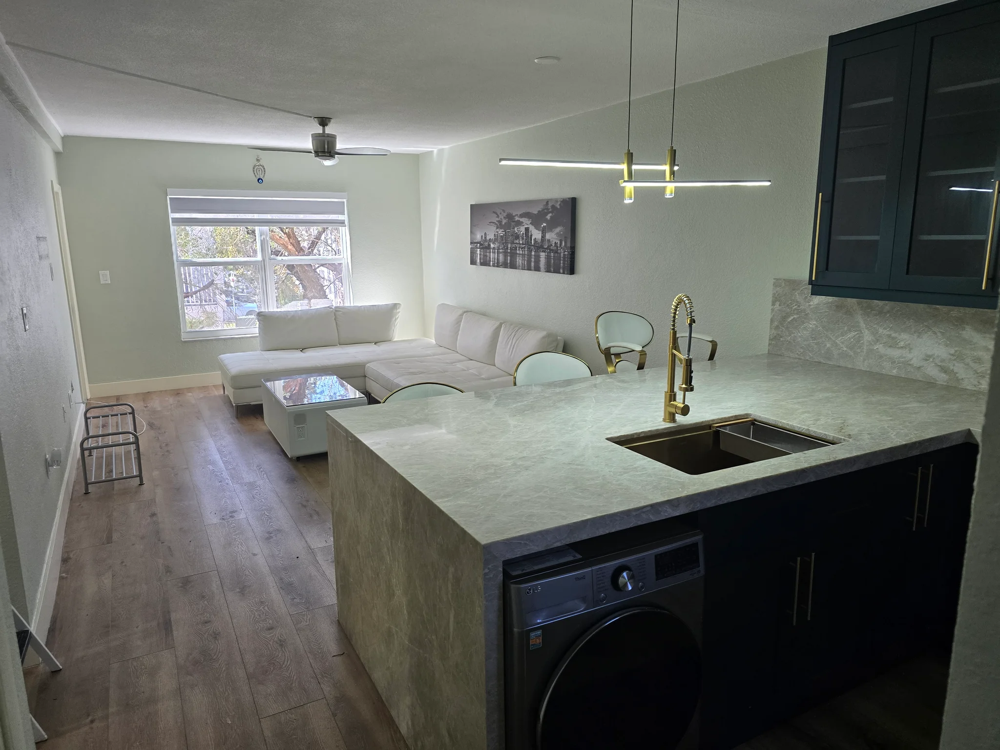 Hialeah Apartment: 140 Royal Palm Rd