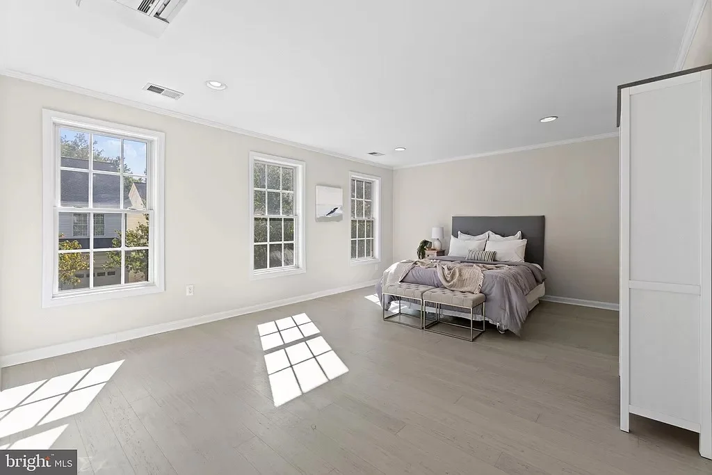 Gaithersburg House: 222 Shadow Glen Ct