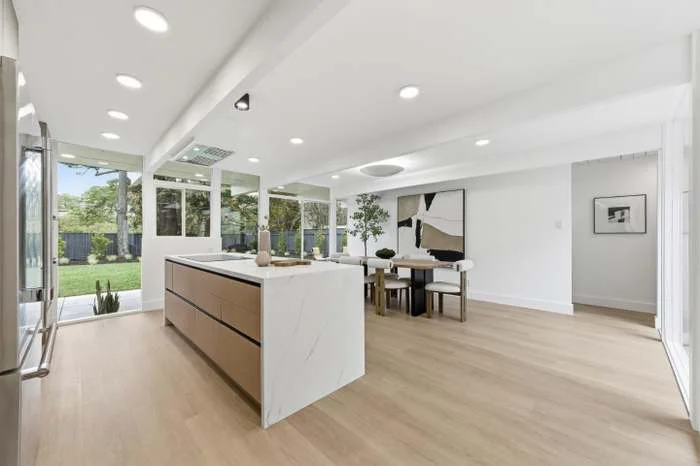 San Mateo House: 1907 Ticonderoga Dr