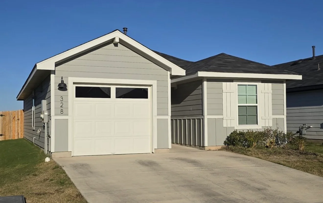 Kyle House: 328 Celosia Loop