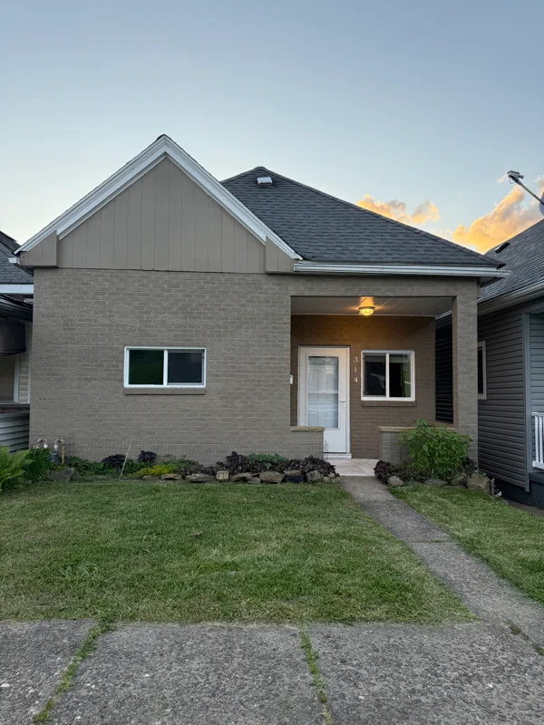 Clarksburg House: 314 N 7th St