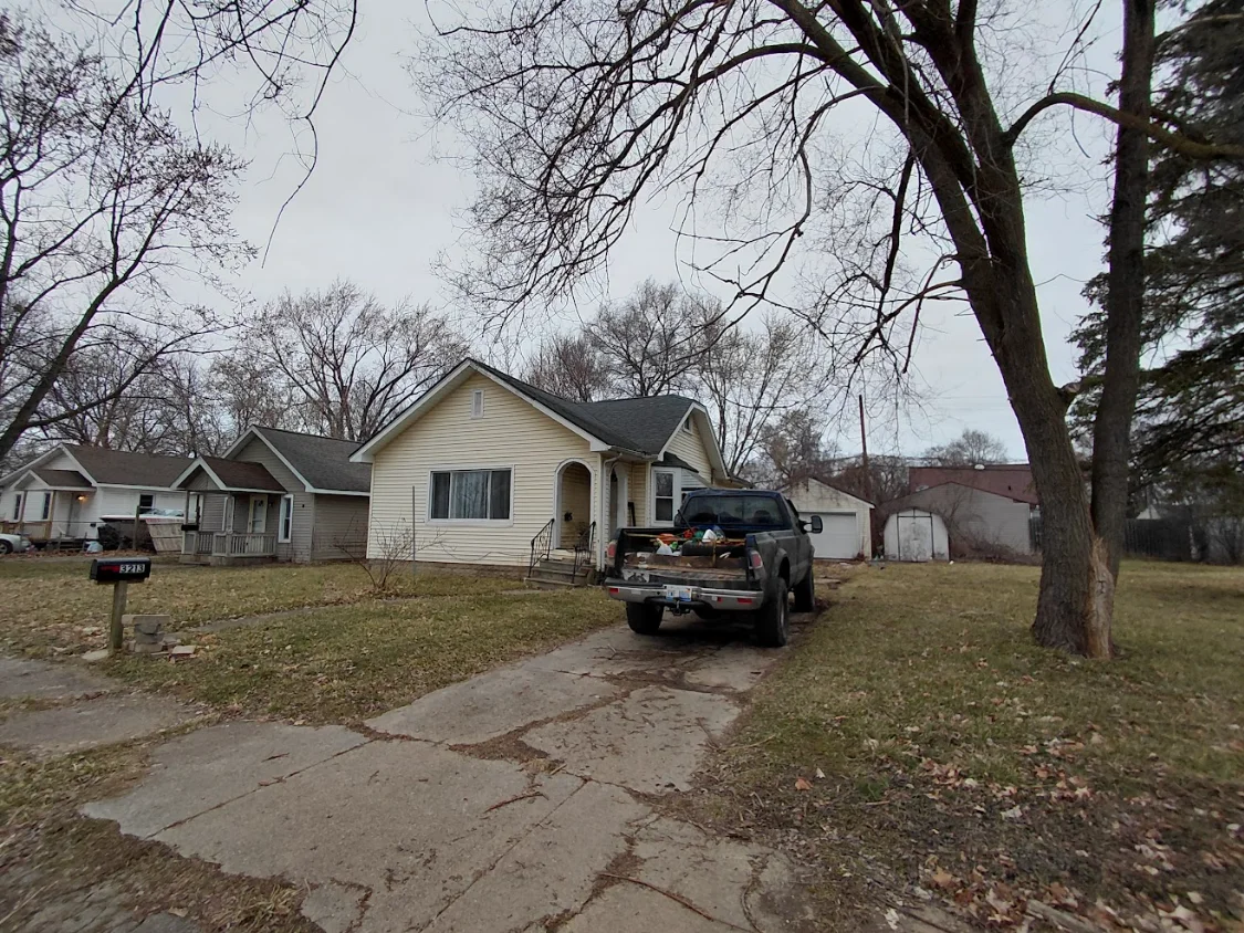 Flint House: 3213 Dale Ave