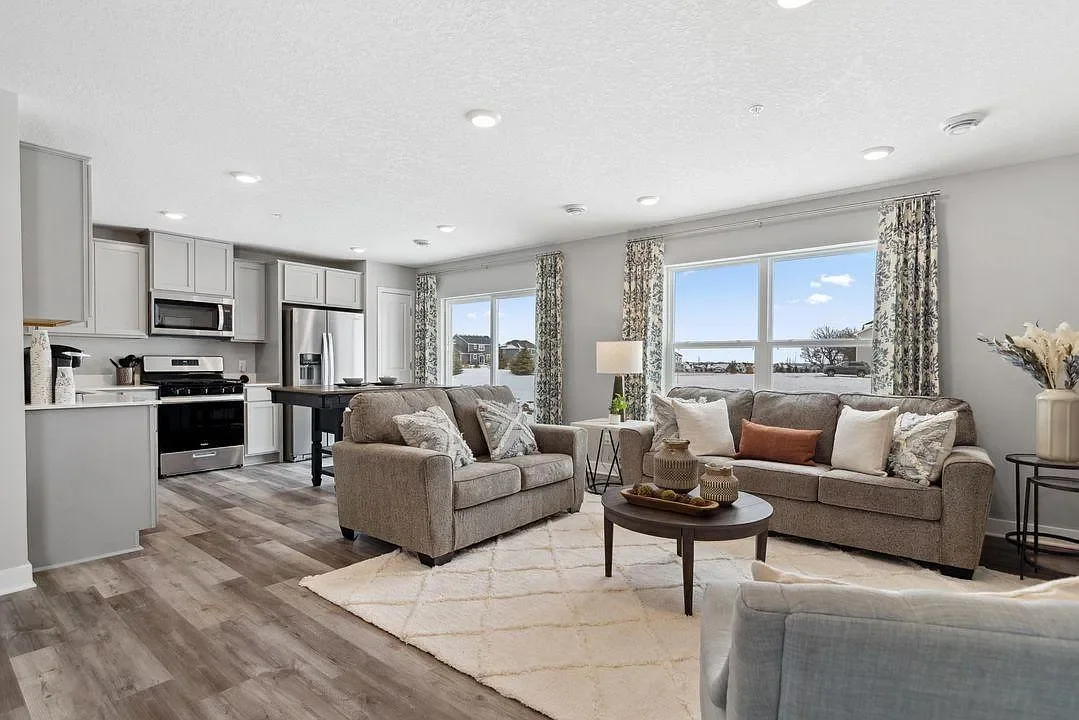 Rogers Townhome: 12700 Hawkins Dr