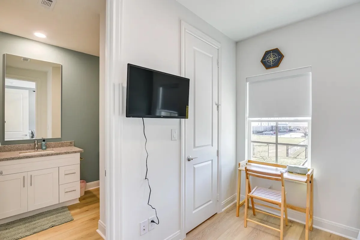 HOUSTON Multiplex: 5111 Briscoe St