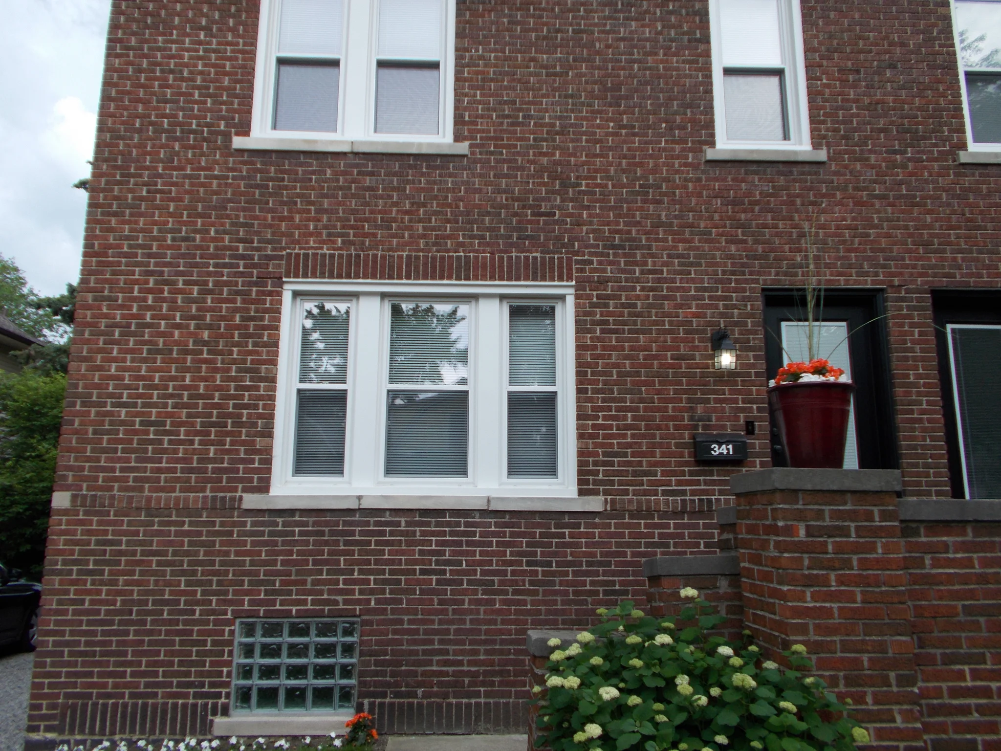 Royal Townhome: 341 W Harrison Ave