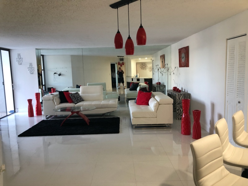 Hallandale Beach Condo: 800 Parkview Dr.