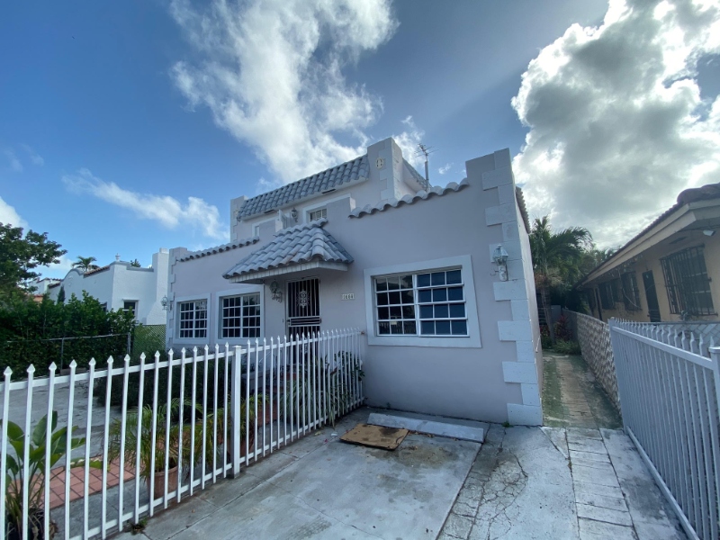 MIAMI Multiplex: 1664 SW 9 ST