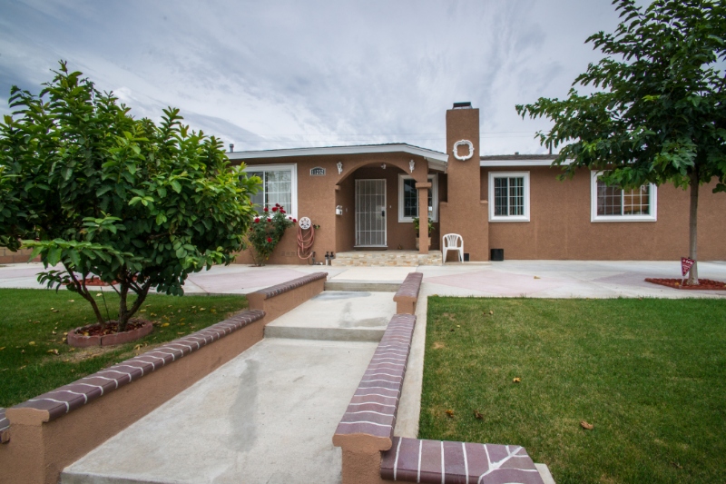 Garden Grove House: 11252 Euclid St