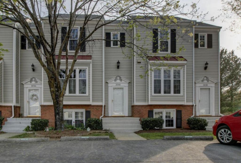 Cave Spring Townhome: 3040 Winterberry Dr.