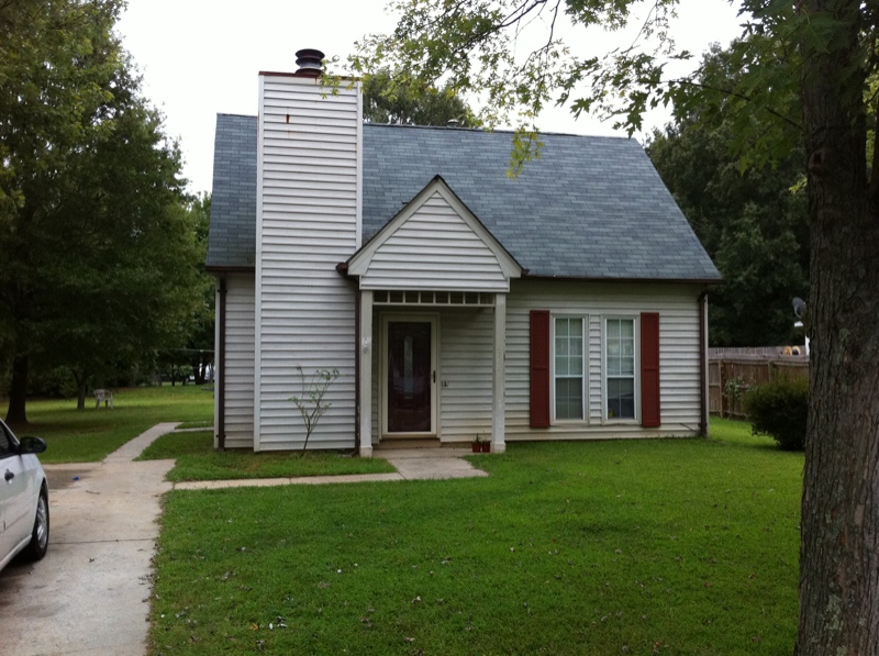 Charlotte House: 6714 Woodwedge Dr