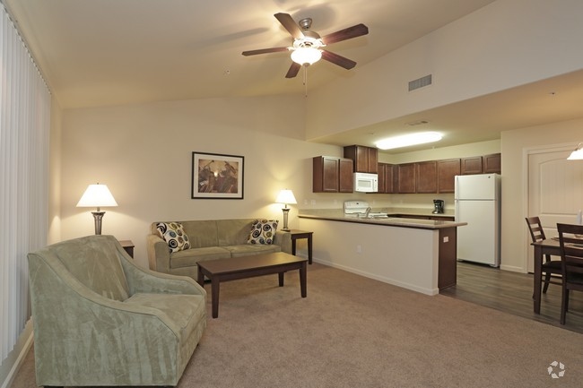 CLOVIS Apartment: 102 N. FOWLER AVE