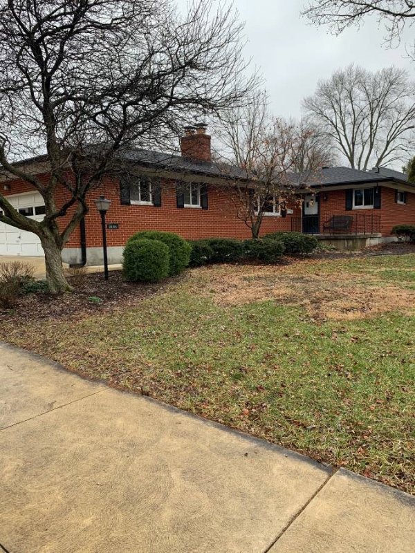 Bellbrook House: 2095 S Linda Dr