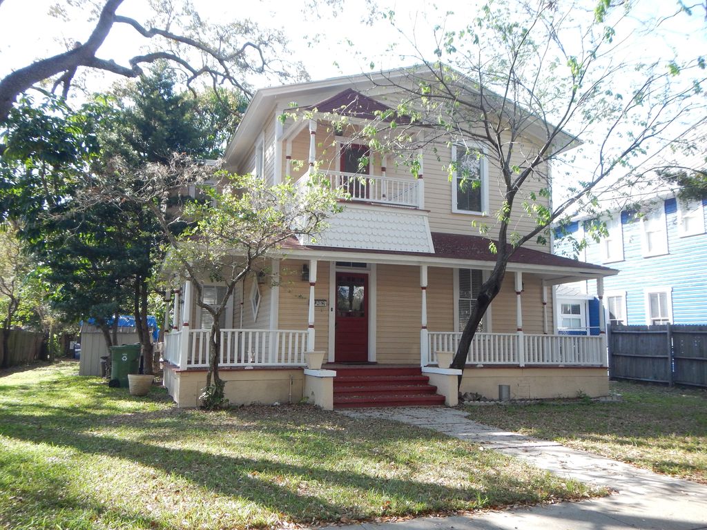 Spacious Home near University of Tampa - Apply at Turbo Tenant: http://rent