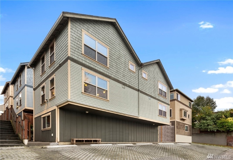 Seattle Townhome: 1735 13th Avenue South