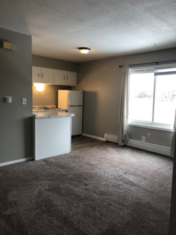 Ankeny Apartment: 1624 NW 5th St