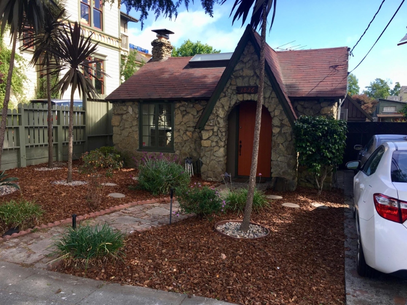 Berkeley House: 1826 Berkeley Way