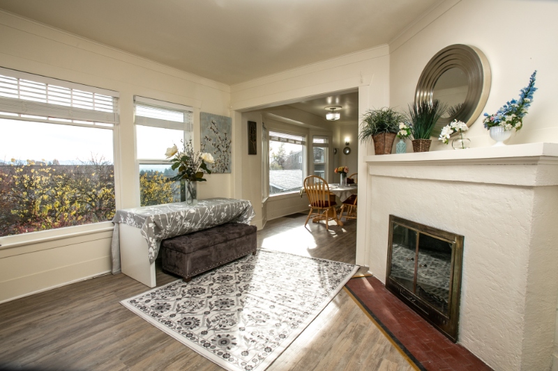 Seattle House: 2407 E Ward St