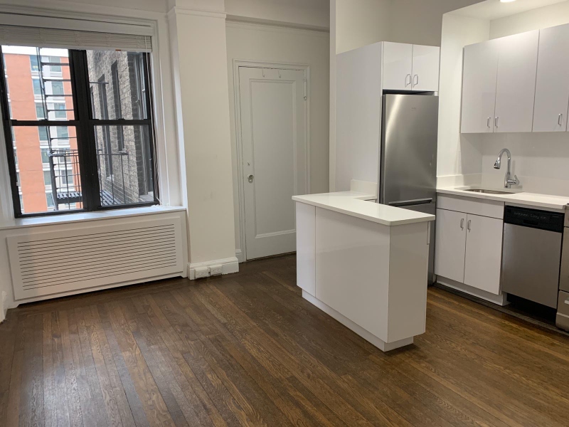 Providence Apartment: 196 Wayland Ave