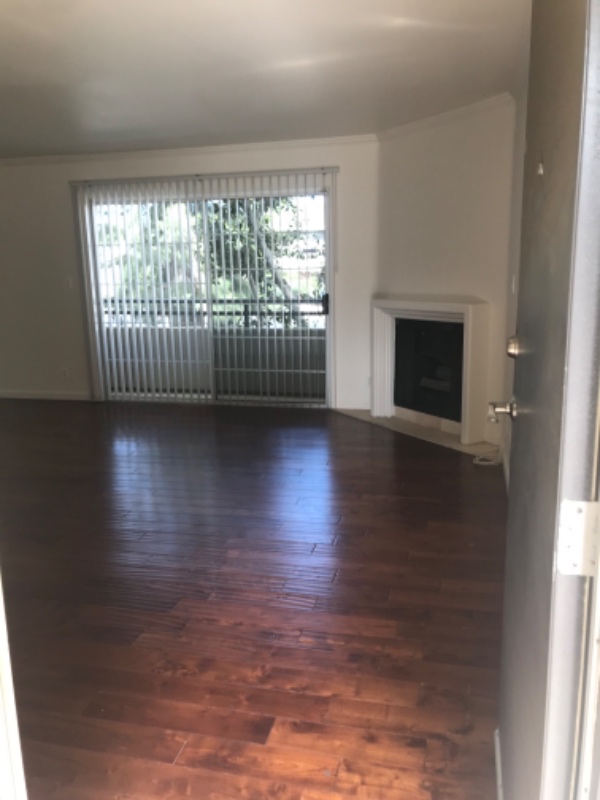 Sherman Oaks Townhome: 13012 Riverside Dr