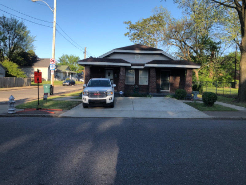 Memphis Apartment: 1102 College St.