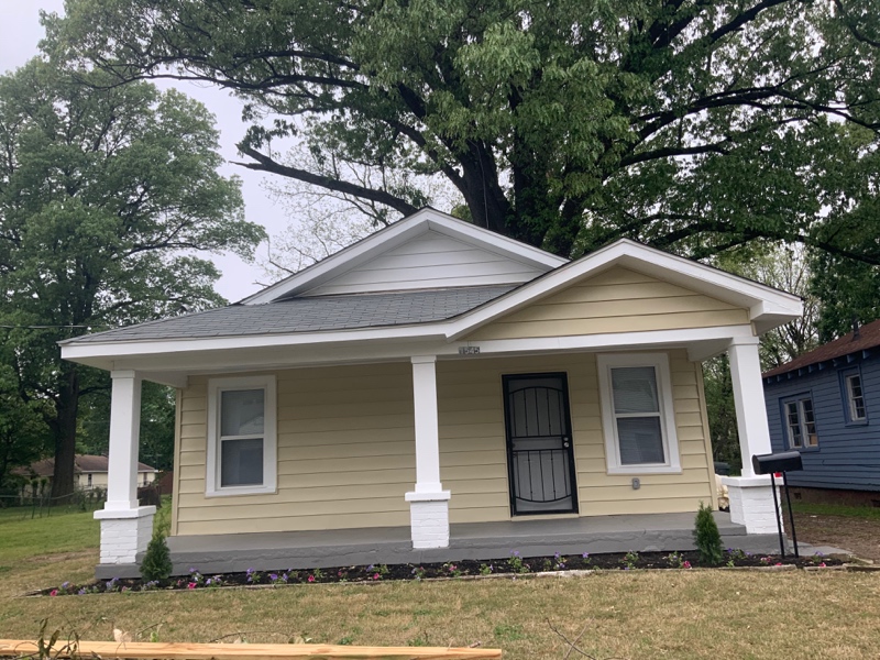 Memphis House: 1545 Oakwood St