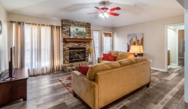 Tulsa House: 6308 S 1st Pl,Broken Arrow