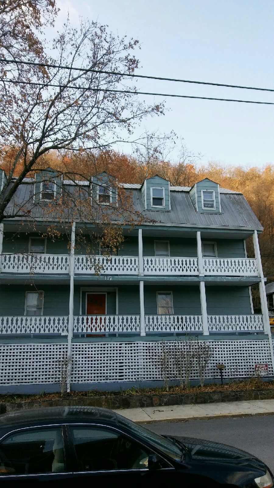 Berkeley Springs Apartment: 117 Wilkes St