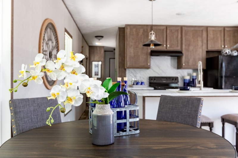 Fort Wayne House: 12204 Indianapolis Rd