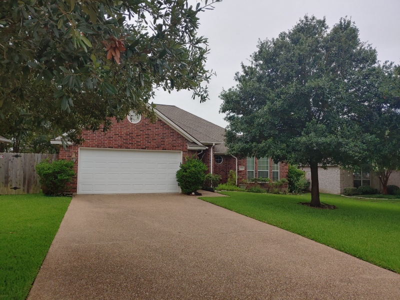 College Station House: 2383 Kendal Green Cir